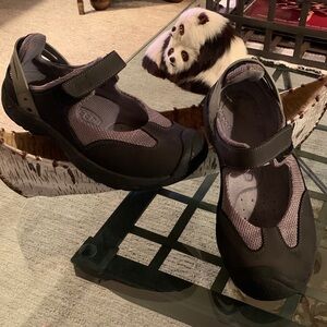 KEEN Outdoor Hiking Mary Janes. Gently Used. size 7